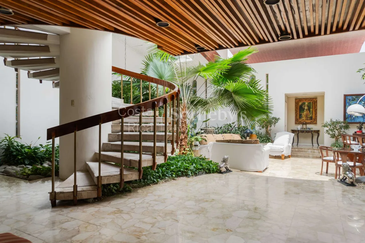 Expansive Escalante Estate — photo 4