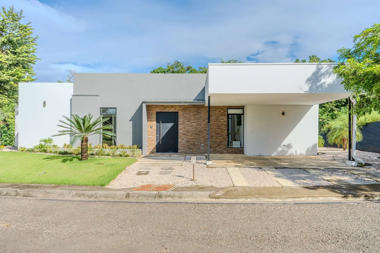 Casa Bellota – Coastal Charm Between Tamarindo & Nosara