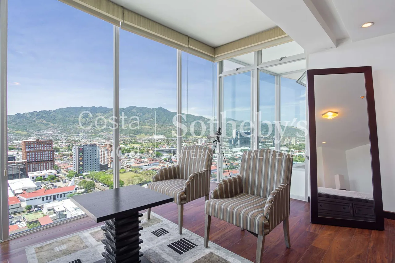 Grand City Views Penthouse — photo 4