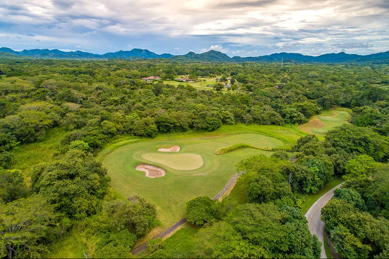 Lot For Sale in Las Golondrinas in Hacienda Pinilla
