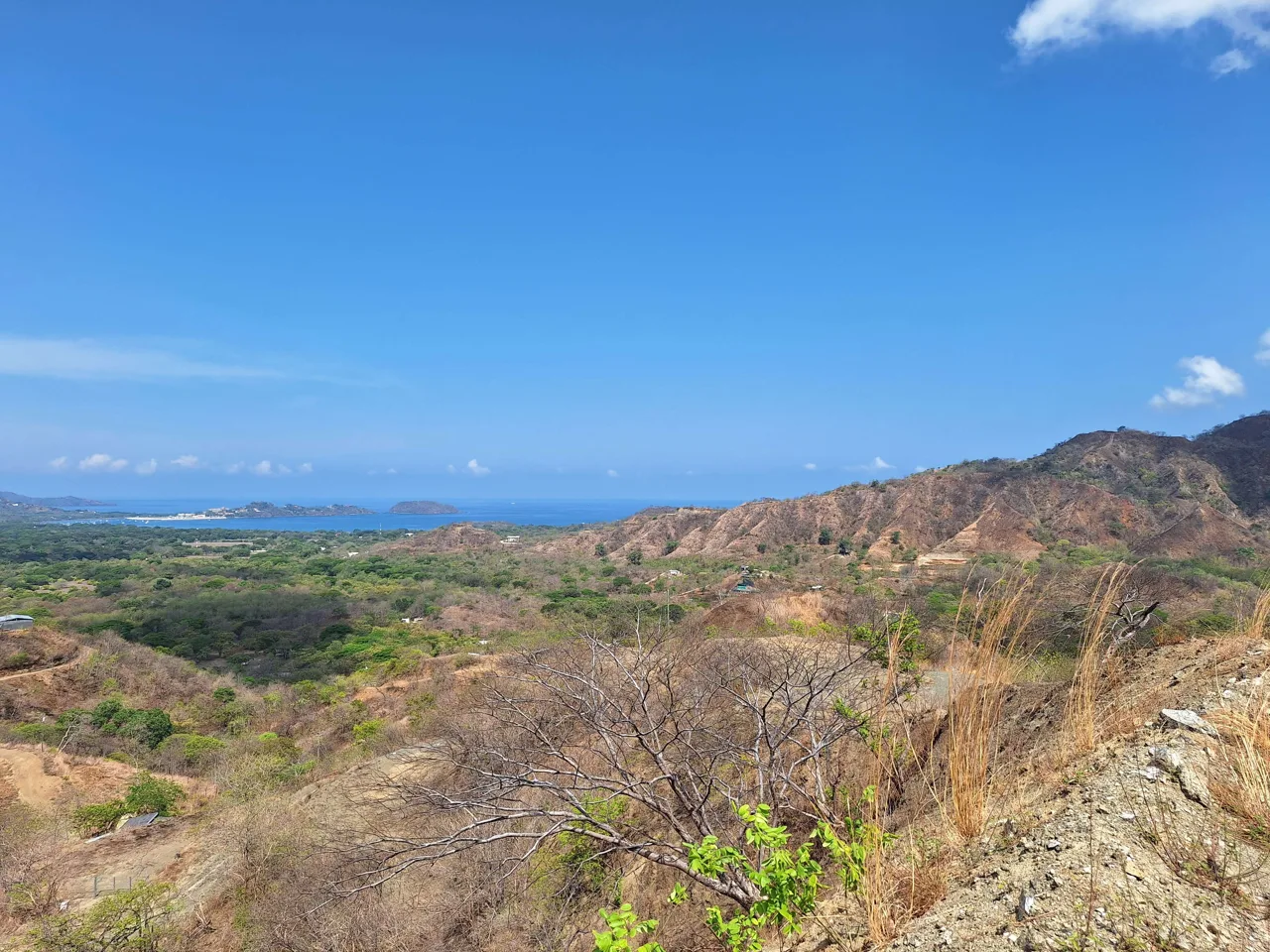 100ha+ development property behind Flamingo