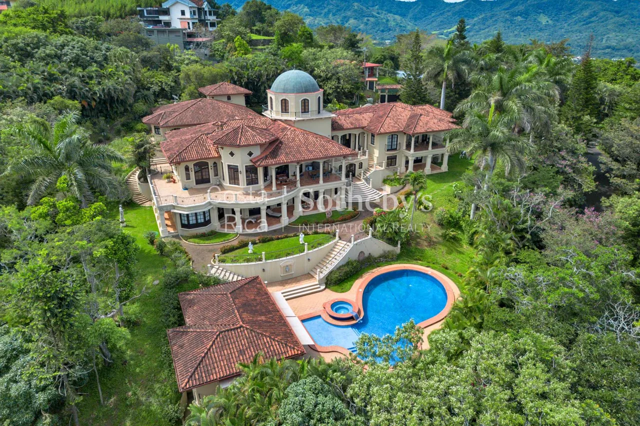 Colonial Estate with Tennis Court on 7 Acres — photo 3